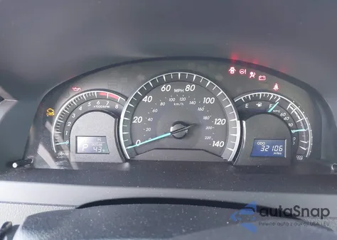 2012 Toyota Camry Xle z USA, uszkodzony, nr VIN 4T4BF1FK6CR205195